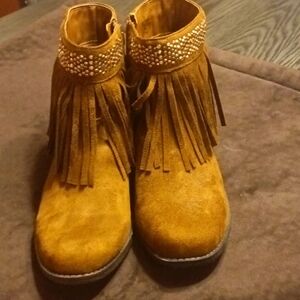 Brand New Girls Boots